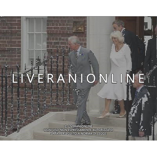 Prince Charles and Camilla leave St.Mary\'s after visiting their new grandson ©photohsot/AGENZIA ALDO LIVERANI SAS - ITALY ONLY - REALI INGLESI: Il Principe Carlo e Camilla Duchessa di Cornovaglia all\'ospedale St Mary, in visita al bambino appena nato di William e kate 23 Luglio 2013 a Londra, Inghilterra.