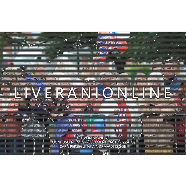 CROWDS GATHER TO GREET THE PRINCE OF WALES AND THE DUCHESS OF CORNWALL VISIT BRIDLINGTON PRIORY TO CELEBRATE ITS 900TH ANNIVERSARY ©photohsot/AGENZIA ALDO LIVERANI SAS - ITALY ONLY - REALI INGLESI: Il Principe Carlo e Camilla Duchessa di Cornovaglia in visita nello Yorkshire