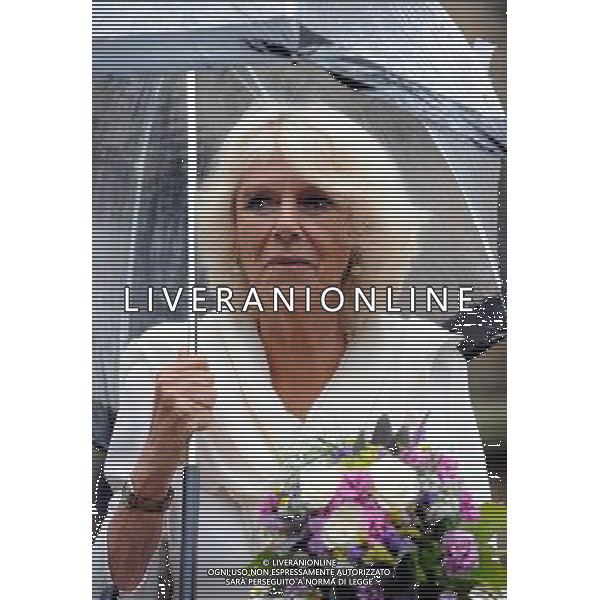 THE DUCHESS OF CORNWALL UNDER UMBRELLA VISIT BRIDLINGTON PRIORY TO CELEBRATE ITS 900TH ANNIVERSARY ©photohsot/AGENZIA ALDO LIVERANI SAS - ITALY ONLY - REALI INGLESI: Il Principe Carlo e Camilla Duchessa di Cornovaglia in visita nello Yorkshire
