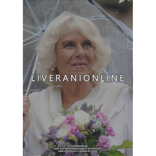 THE DUCHESS OF CORNWALL UNDER UMBRELLA VISITS BRIDLINGTON PRIORY TO CELEBRATE ITS 900TH ANNIVERSARY ©photohsot/AGENZIA ALDO LIVERANI SAS - ITALY ONLY - REALI INGLESI: Il Principe Carlo e Camilla Duchessa di Cornovaglia in visita nello Yorkshire