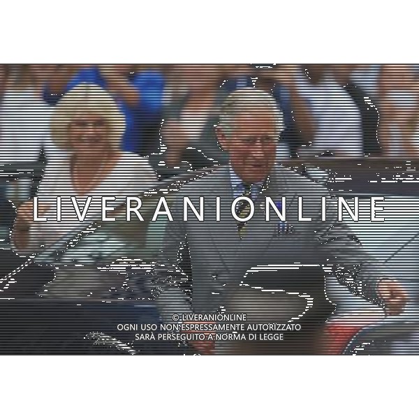 (130723) -- LONDON, July 23, 2013 () -- Prince Charles of Wales and his wife Camilla, Duchess of Cornwall, arrive at the Lindo Wing of St Mary\'s Hospital, in central London, July 23, 2013. Britain\'s Duchess of Cambridge Kate gave birth to a boy Monday afternoon. (/Yin Gang) ©PHOTOHSOT/AGENZIA ALDO LIVERANI SAS - ITALY ONLY - REALI INGLESI: Il Principe Carlo e Camilla Duchessa di Cornovaglia all\'ospedale St Mary, in visita al bambino appena nato di William e kate 23 Luglio 2013 a Londra, Inghilterra.