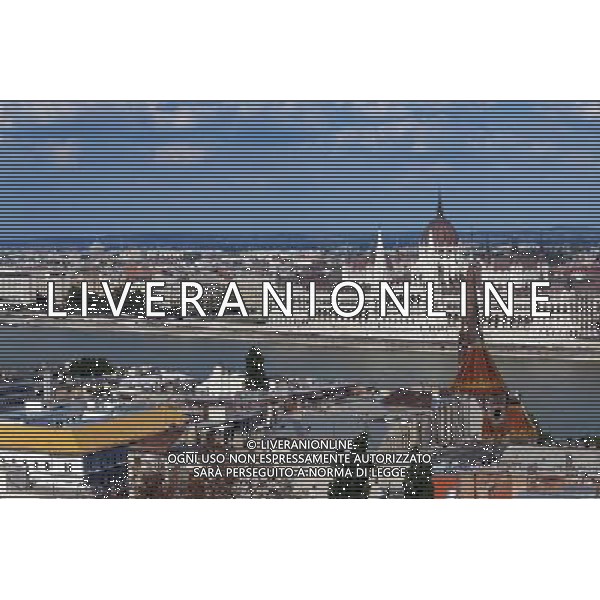 Scenic Budapest. 25.07.2013. Formula 1 World Championship, Rd 10, Hungarian Grand Prix, Budapest, Hungary, Preparation Day - www.xpbimages.com, EMail: requests@xpbimages.com - copy of publication required for printed pictures. Every used picture is fee-liable. © Copyright: Batchelor / XPB Images AG ALDO LIVERANI SAS ONLY ITALY NELLA FOTO BUDAPEST CITTA