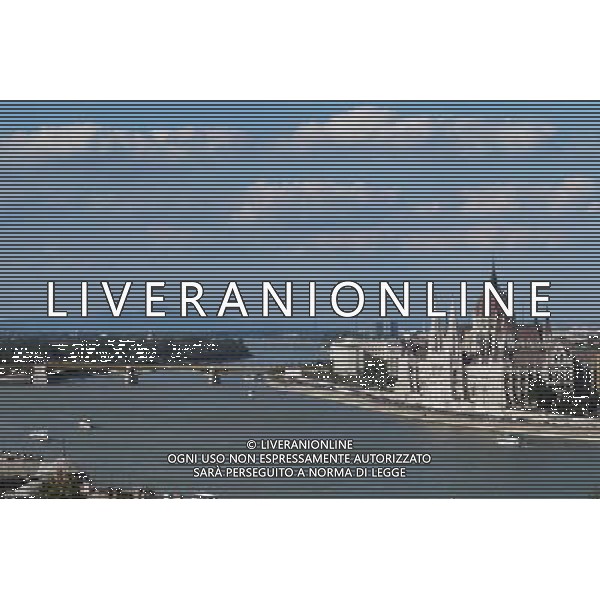 Scenic Budapest. 25.07.2013. Formula 1 World Championship, Rd 10, Hungarian Grand Prix, Budapest, Hungary, Preparation Day - www.xpbimages.com, EMail: requests@xpbimages.com - copy of publication required for printed pictures. Every used picture is fee-liable. © Copyright: Batchelor / XPB Images AG ALDO LIVERANI SAS ONLY ITALY NELLA FOTO BUDAPEST CITTA