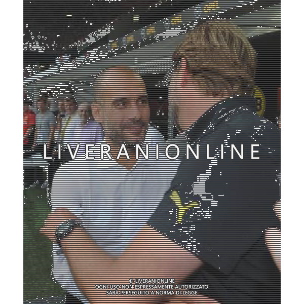 firo, Fu§ball, Fussball, 1. Bundesliga, 1. BL, DFL Supercup 2013, Saison 2013/2014, 27.07.2013, BVB, Borussia Dortmund - FC Bayern MŸnchen, Muenchen BegrŸ§ung zwischen Pep Guardiola, Trainer Bayern und JŸrgen Klopp, Trainer BVB $worldrightsEs gelten unsere AGB, einsehbar auf www.firosportphoto.de copyright by firo sportphoto: Coesfelder Stra§e 207Ê 48249 D † L M E N (Duelmen) www.firosportphoto.de mail@firosportphoto.de (V o l k s b a n k B o c h u m - W i t t e n ) BLZ.: 430 601 29 Kt. Nr.: 341 117 100 Tel:Ê 02594-9916004 Fax:Ê 02594-9916005 AG ALDO LIVERANI SAS ONLY ITALY