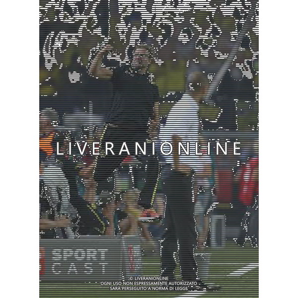 firo : Fu§ball,Fussball, 27.07.2013 1.BL, 1.Bundesliga, Saison 2013/2014 DFL SUPERCUP 2013, BVB, Borussia Dortmund - FC Bayern MŸnchen 4:2 Trainer JŸrgen KLOPP, BVB hebt ab zum Jubel, rechts GUARDIOLA, Highlight, $worldrightsEs gelten unsere AGB, einsehbar auf www.firosportphoto.de, copyright by firo sportphoto: Coesfelder Str. 207 D-48249 DŸlmen www.firosportphoto.de mail@firosportphoto.de (V o l k s b a n k B o c h u m - W i t t e n ) BLZ.: 430 601 29 Kt. Nr.: 341 117 100 Tel:Ê +49-2594-9916004 Fax:Ê+49-2594-9916005 AG ALDO LIVERANI SAS ONLY ITALY