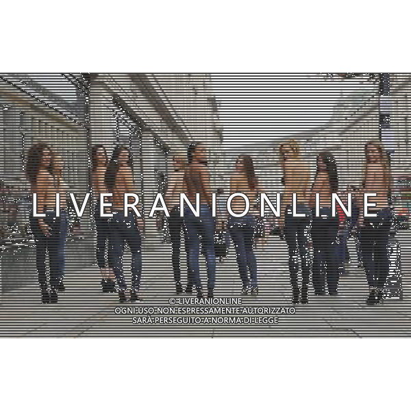 To celebrate the UK launch of InvisiBra, beautiful models wearing their InvisiBraâ€™s parade down Regent Street. InvisiBra is a revolutionary product by Lavalia. The backless self-adhesive bra not only lifts and enhances cleavage, but also gives women a sense of freedom from the straps and bands of everyday bras, so that you can wear any style of dress or top with ease. ©photoshot/AGENZIA ALDO LIVERANI SAS - ITALY ONLY - EDITORIAL USE ONLY Sfilata di presentazione dell\'Invisible Bra lungo Regent Street. Modelle indossano il reggiseno rivoluzionario senza spalline e fasce in modo da poter indossare qualsiasi tipo di vestito con scollature