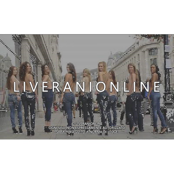 To celebrate the UK launch of InvisiBra, beautiful models wearing their InvisiBraâ€™s parade down Regent Street. InvisiBra is a revolutionary product by Lavalia. The backless self-adhesive bra not only lifts and enhances cleavage, but also gives women a sense of freedom from the straps and bands of everyday bras, so that you can wear any style of dress or top with ease. ©photoshot/AGENZIA ALDO LIVERANI SAS - ITALY ONLY - EDITORIAL USE ONLY Sfilata di presentazione dell\'Invisible Bra lungo Regent Street. Modelle indossano il reggiseno rivoluzionario senza spalline e fasce in modo da poter indossare qualsiasi tipo di vestito con scollature