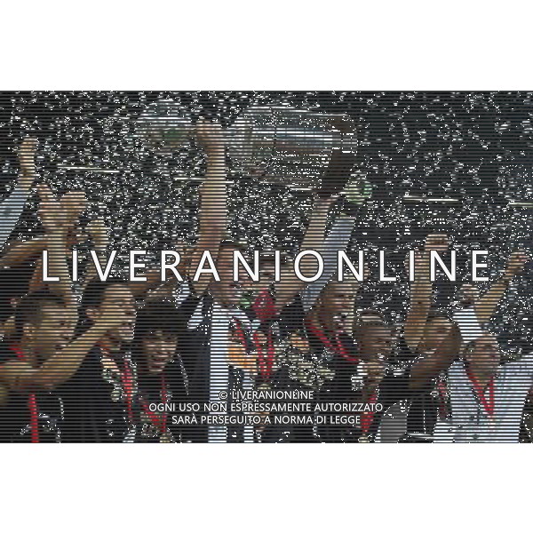 (130725) -- BELO HORIZONTE, July 25, 2013 () -- Players of Brazil\'s Atletico Mineiro, celebrate with the trophy of Libertadores Cup during the finals awarding ceremony against Paraguay\'s Olimpia held at Mineirao Stadium, in Belo Horizonte of Minas Gerais State, Brazil, on July 24, 2013. Atletico Mineiro won the match and claim the title. (/Agencia Estado) (rh) (ah) ***BRAZIL OUT*** ©photoshot/AGENZIA ALDO LIVERANI SAS - ITALY ONLY - Atletico Mineiro VS OLIMPIA partita finale Coppa Libertadores presso Stadio Mineirao, a Belo Horizonte, Minas Gerais, Brasile, il 24 luglio 2013. Atletico Mineiro vincitore del trofeo