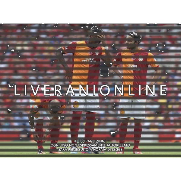 Galatasaray\'s Didier Drogba (Photo by Kieran Galvin/CameraSport) Football - The Emirates Cup - Galatasaray v FC Porto - Saturday 3rd August 2013 - The Emirates Stadium - London Œ© CameraSport - 43 Linden Ave. Countesthorpe. Leicester. England. LE8 5PG - Tel: +44 (0) 116 277 4147 - admin@camerasport.com - www.camerasport.com AG ALDO LIVERANI SAS ONLY ITALY