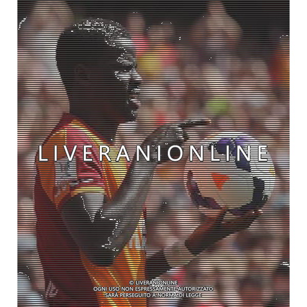 Galatasaray\'s Emmanuel Eboue (Photo by Kieran Galvin/CameraSport) Football - The Emirates Cup - Galatasaray v FC Porto - Saturday 3rd August 2013 - The Emirates Stadium - London å© CameraSport - 43 Linden Ave. Countesthorpe. Leicester. England. LE8 5PG - Tel: +44 (0) 116 277 4147 - admin@camerasport.com - www.camerasport.com AG ALDO LIVERANI SAS ONLY ITALY
