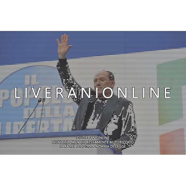 ROMA 06/08/2013 MANIFESTAZIONE DEL POPOLO DELLA LIBERTA A FAVORE DI SILVIO BERLUSCONI DOPO LA SENTENZA DELLA CASSAZIONE PER I DIRITTI MEDIASET NELLA FOTO SILVIO BERLUSCONI FOTO FABRIZIO CORRADETTI-AG ALDO LIVERANI SAS