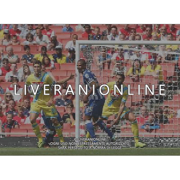 Napoli\'s Federico Fernandez (Photo by Kieran Galvin/CameraSport) Football - The Emirates Cup - Napoli v FC Porto - Sunday 4th August 2013 - The Emirates Stadium - London Œ© CameraSport - 43 Linden Ave. Countesthorpe. Leicester. England. LE8 5PG - Tel: +44 (0) 116 277 4147 - admin@camerasport.com - www.camerasport.com AG ALDO LIVERANI SAS ONLY ITALY