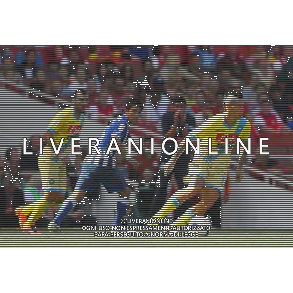 Napoli\'s Marek Hamsik (Photo by Kieran Galvin/CameraSport) Football - The Emirates Cup - Napoli v FC Porto - Sunday 4th August 2013 - The Emirates Stadium - London Œ© CameraSport - 43 Linden Ave. Countesthorpe. Leicester. England. LE8 5PG - Tel: +44 (0) 116 277 4147 - admin@camerasport.com - www.camerasport.com AG ALDO LIVERANI SAS ONLY ITALY