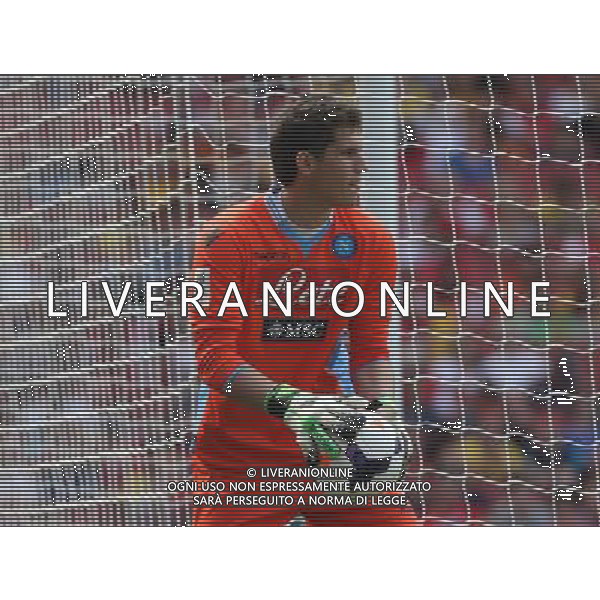 Napoli\'s Rafael (Photo by Kieran Galvin/CameraSport) Football - The Emirates Cup - Napoli v FC Porto - Sunday 4th August 2013 - The Emirates Stadium - London Œ© CameraSport - 43 Linden Ave. Countesthorpe. Leicester. England. LE8 5PG - Tel: +44 (0) 116 277 4147 - admin@camerasport.com - www.camerasport.com AG ALDO LIVERANI SAS ONLY ITALY