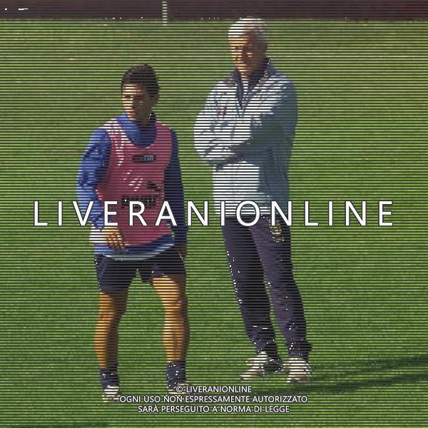 Coverciano allenamento nazionale italia 12/10/2004 nella foto mauro esposito con marcello lippi foto gianni nucci/agenzia aldo liverani