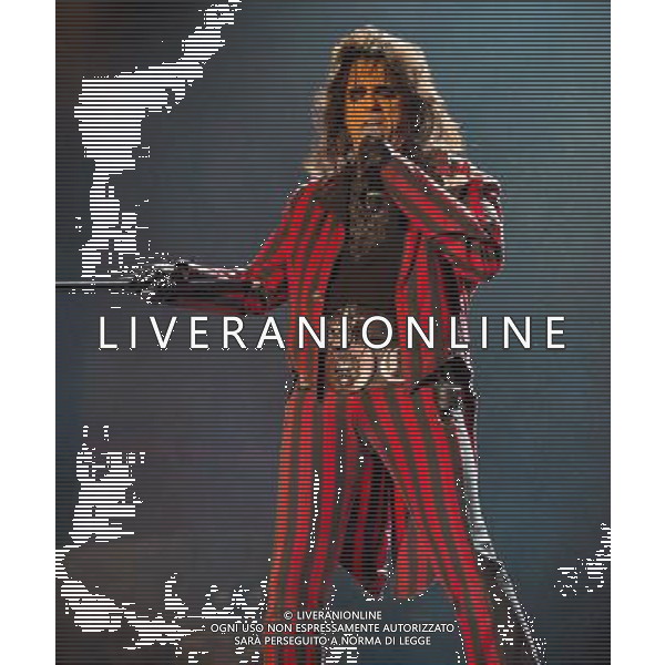 Cropredy Oxfordshire UK: Alice Cooper performing at this years Fairport Cropredy Music Festival. Date 08/08/2013 ©PHOTOSHOT/AGENZIA ALDO LIVERANI SAS - ITALY ONLY - EDITORIAL USE ONLY ©PHOTOSHOT/AGENZIA ALDO LIVERANI SAS - ITALY ONLY - EDITORIAL USE ONLY