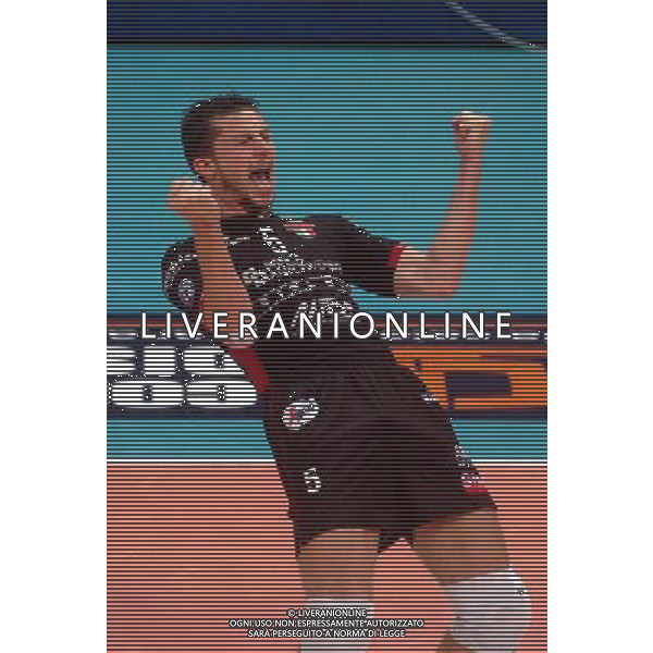 roseto degli abruzzi 12/10/2004 finale supercoppa italiana tim di Volley maschile Sisley treviso - Cuneo nella foto esultanza valerio vermiglio-sisley foto chiodi cristiano/agenzia aldo liverani