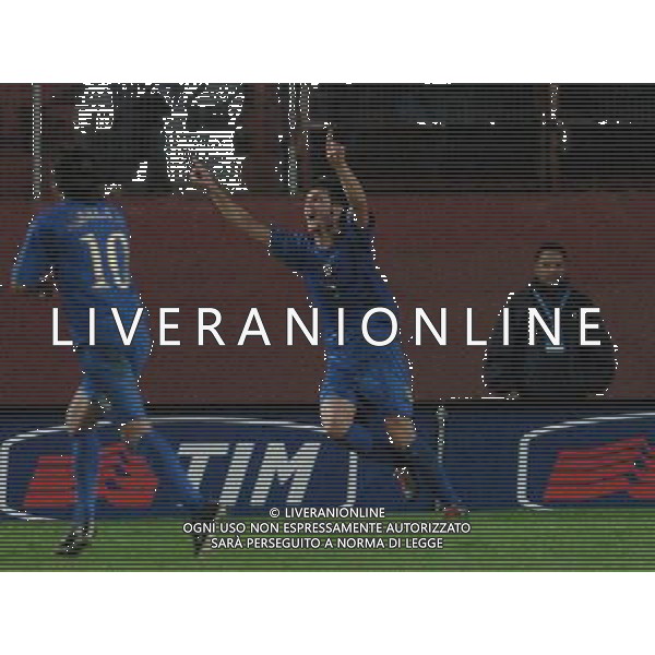 Mantova 12/10/2004 Italia-Bielorussia Under 21 Qualificazioni europei nella foto esultanza dopo il gol di bianchi foto marco luzzani/agenzia aldo liverani