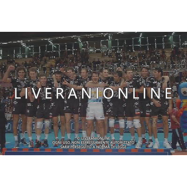 roseto degli abruzzi 12/10/2004 finale supercoppa italiana tim di Volley maschile Sisley treviso - Cuneo nella foto la premiazione della sisley vincitrice della coppa foto chiodi cristiano/agenzia aldo liverani