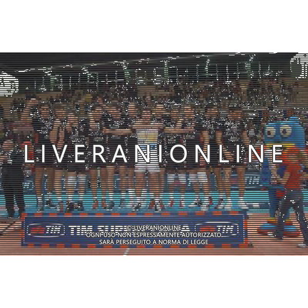 roseto degli abruzzi 12/10/2004 finale supercoppa italiana tim di Volley maschile Sisley treviso - Cuneo nella foto la premiazione della sisley vincitrice della coppa foto chiodi cristiano/agenzia aldo liverani