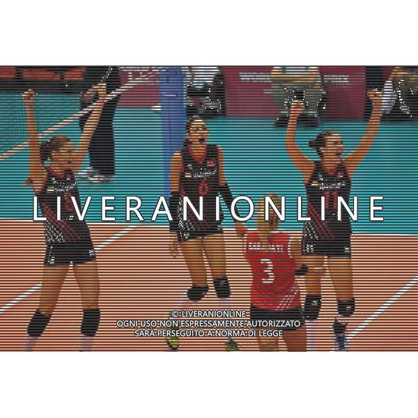 (130809) -- HONG KONG, Aug. 9, 2013 () -- Players of Turkey celebrates during a match against Argentina at FIVB Volleyball World Grand Prix HK 2013 in south China\'s Hong Kong, Aug. 9, 2013. Turkey won 3-1. (/Lo Ping Fai)(xzj) ©photoshot/AGENZIA ALDO LIVERANI SAS - ITALY ONLY - Pallavolo FIVB World Grand Prix Volley 2013 a Hong Kong, Cina 9 agosto 2013