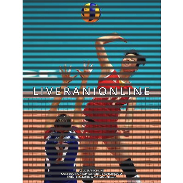 (130809) -- HONG KONG, Aug. 9, 2013 () -- Xu Yunli (R) of China spikes a ball during a match against Czech at FIVB Volleyball World Grand Prix HK 2013 in south China\'s Hong Kong, Aug. 9, 2013. China won 3-0. (/Lo Ping Fai)(xzj) ©photoshot/AGENZIA ALDO LIVERANI SAS - ITALY ONLY - Pallavolo FIVB World Grand Prix Volley 2013 a Hong Kong, Cina 9 agosto 2013