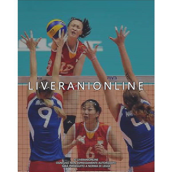 (130809) -- HONG KONG, Aug. 9, 2013 () -- Hui Ruoqi (back) of China spikes a ball during a match against Czech at FIVB Volleyball World Grand Prix HK 2013 in south China\'s Hong Kong, Aug. 9, 2013. China won 3-0. (/Lo Ping Fai)(xzj) ©photoshot/AGENZIA ALDO LIVERANI SAS - ITALY ONLY - Pallavolo FIVB World Grand Prix Volley 2013 a Hong Kong, Cina 9 agosto 2013