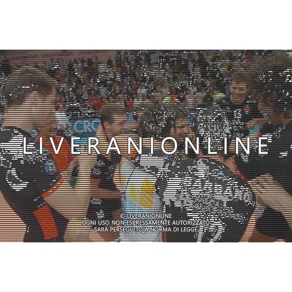 roseto degli abruzzi 12/10/2004 finale supercoppa italiana tim di Volley maschile Sisley treviso - Cuneo nella foto esultanza e festeggiamenti per la premiazione della sisley vincitrice della coppa foto chiodi cristiano/agenzia aldo liverani