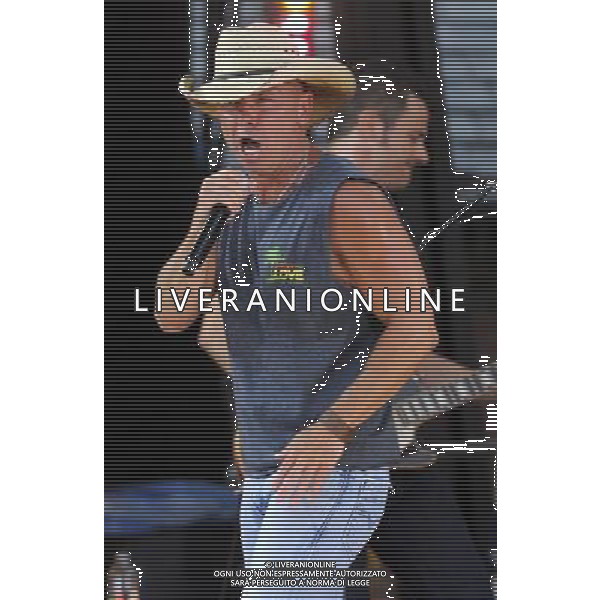 NEW YORK, NY - AUGUST 09: Musician Kenny Chesney performs on ABC\'s \'Good Morning America\' at Rumsey Playfield on August 9, 2013 in New York City. ©photoshot/AGENZIA ALDO LIVERANI SAS - ITALY ONLY - EDITORIAL USE ONLY