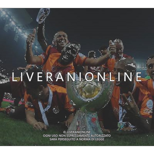 Turkish supercup match between Fenerbahce and Galatasaray at Kadir Has Stadium in Kayseri on August 11, 2013. Match Scored: Fenerbahce 0 - Galatasaray 1 Pictured: Didier Drogba and Players of Galatasaray celebrate winning the Turkey supercup. TURCJA SUPER PUCHAR LIGA TURECKA PILKA NOZNA SEZON 2013/2014 FOT.SESKIM PHOTO/NEWSPIX.PL TURKEY, GERMANY, AUSTRIA AND UK OUT !!! --- Newspix.pl AG ALDO LIVERANI SAS ONLY ITALY *** Local Caption *** www.newspix.pl mail us: info@newspix.pl call us: 0048 022 23 22 222 --- Polish Picture Agency by Ringier Axel Springer Poland