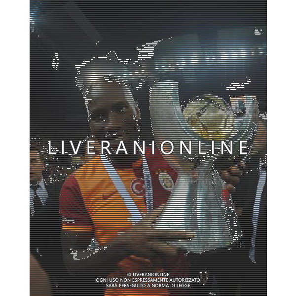 Turkish supercup match between Fenerbahce and Galatasaray at Kadir Has Stadium in Kayseri on August 11, 2013. Match Scored: Fenerbahce 0 - Galatasaray 1 Pictured: Didier Drogba of Galatasaray celebrate winning the Turkey supercup. TURCJA SUPER PUCHAR LIGA TURECKA PILKA NOZNA SEZON 2013/2014 FOT.SESKIM PHOTO/NEWSPIX.PL TURKEY, GERMANY, AUSTRIA AND UK OUT !!! --- Newspix.pl AG ALDO LIVERANI SAS ONLY ITALY *** Local Caption *** www.newspix.pl mail us: info@newspix.pl call us: 0048 022 23 22 222 --- Polish Picture Agency by Ringier Axel Springer Poland