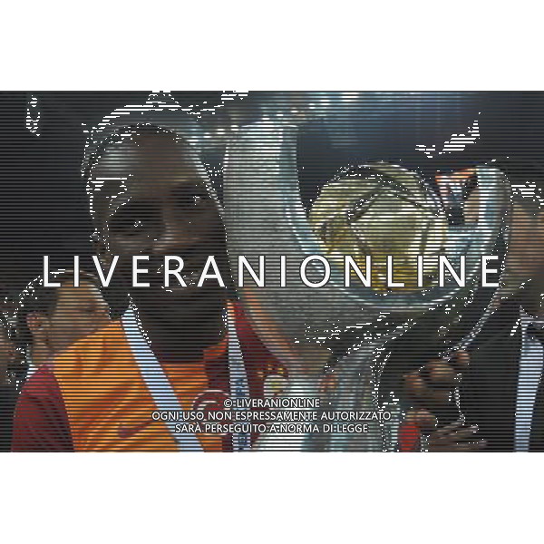 Turkish supercup match between Fenerbahce and Galatasaray at Kadir Has Stadium in Kayseri on August 11, 2013. Match Scored: Fenerbahce 0 - Galatasaray 1 Pictured: Didier Drogba of Galatasaray celebrate winning the Turkey supercup. TURCJA SUPER PUCHAR LIGA TURECKA PILKA NOZNA SEZON 2013/2014 FOT.SESKIM PHOTO/NEWSPIX.PL TURKEY, GERMANY, AUSTRIA AND UK OUT !!! --- Newspix.pl AG ALDO LIVERANI SAS ONLY ITALY *** Local Caption *** www.newspix.pl mail us: info@newspix.pl call us: 0048 022 23 22 222 --- Polish Picture Agency by Ringier Axel Springer Poland