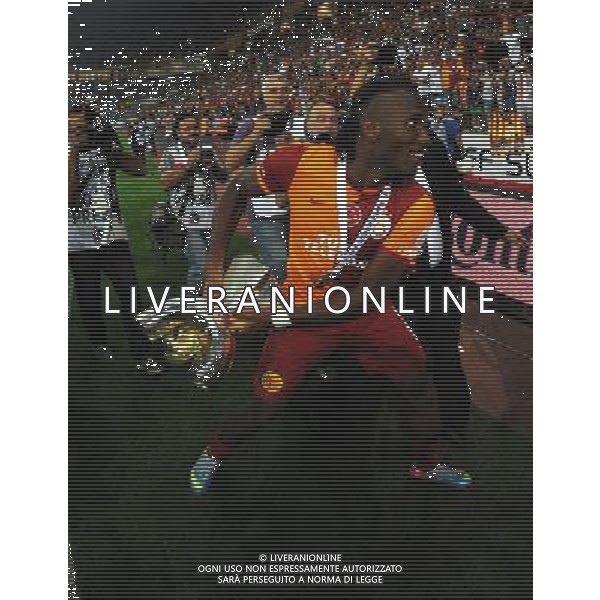 Turkish supercup match between Fenerbahce and Galatasaray at Kadir Has Stadium in Kayseri on August 11, 2013. Match Scored: Fenerbahce 0 - Galatasaray 1 Pictured: Didier Drogba of Galatasaray celebrate winning the Turkey supercup. TURCJA SUPER PUCHAR LIGA TURECKA PILKA NOZNA SEZON 2013/2014 FOT.SESKIM PHOTO/NEWSPIX.PL TURKEY, GERMANY, AUSTRIA AND UK OUT !!! --- Newspix.pl AG ALDO LIVERANI SAS ONLY ITALY *** Local Caption *** www.newspix.pl mail us: info@newspix.pl call us: 0048 022 23 22 222 --- Polish Picture Agency by Ringier Axel Springer Poland