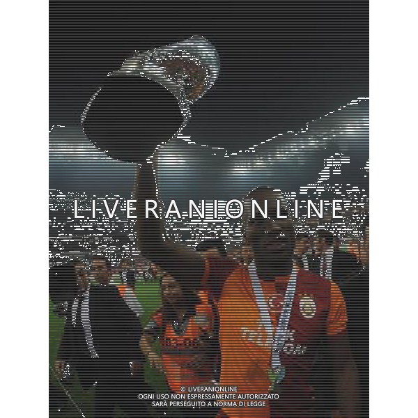 Turkish supercup match between Fenerbahce and Galatasaray at Kadir Has Stadium in Kayseri on August 11, 2013. Match Scored: Fenerbahce 0 - Galatasaray 1 Pictured: Didier Drogba of Galatasaray celebrate winning the Turkey supercup. TURCJA SUPER PUCHAR LIGA TURECKA PILKA NOZNA SEZON 2013/2014 FOT.SESKIM PHOTO/NEWSPIX.PL TURKEY, GERMANY, AUSTRIA AND UK OUT !!! --- Newspix.pl AG ALDO LIVERANI SAS ONLY ITALY *** Local Caption *** www.newspix.pl mail us: info@newspix.pl call us: 0048 022 23 22 222 --- Polish Picture Agency by Ringier Axel Springer Poland