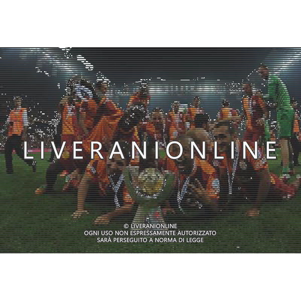 Turkish supercup match between Fenerbahce and Galatasaray at Kadir Has Stadium in Kayseri on August 11, 2013. Match Scored: Fenerbahce 0 - Galatasaray 1 Pictured: Didier Drogba and Players of Galatasaray celebrate winning the Turkey supercup. TURCJA SUPER PUCHAR LIGA TURECKA PILKA NOZNA SEZON 2013/2014 FOT.SESKIM PHOTO/NEWSPIX.PL TURKEY, GERMANY, AUSTRIA AND UK OUT !!! --- Newspix.pl AG ALDO LIVERANI SAS ONLY ITALY *** Local Caption *** www.newspix.pl mail us: info@newspix.pl call us: 0048 022 23 22 222 --- Polish Picture Agency by Ringier Axel Springer Poland