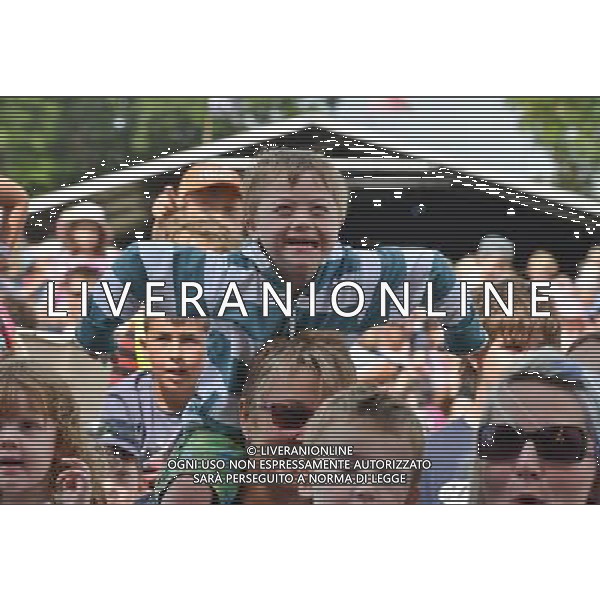  Children enjoy watching Mr Tumble, star of CBBC performs on the Castle Stage, Saturday at Camp Bestival, Lulworth Castle, Dorset Date 03/08/2013 /AGENZIA ALDO LIVERANI SAS/ITALY ONLY - EDITORIAL USE ONLY