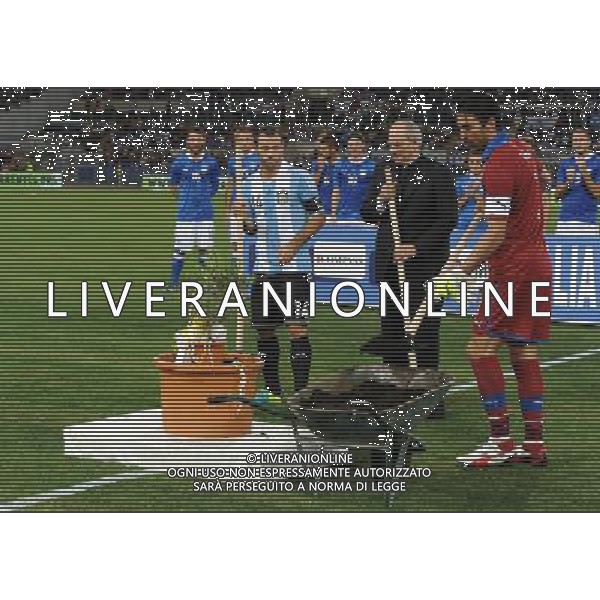 Amichevole FIFA Roma - 14.08.2013 Italia-Argentina Nella Foto:mascherano e buffon piantano un ulivo in onore di papa francesco /Ph.Vitez-Ag. Aldo Liverani