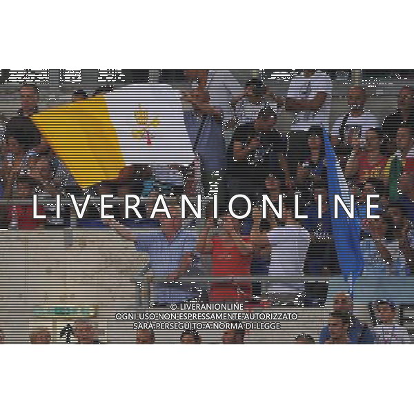 Amichevole FIFA Roma - 14.08.2013 Italia-Argentina Nella Foto:tifosi con la bandiera del vaticano /Ph.Vitez-Ag. Aldo Liverani