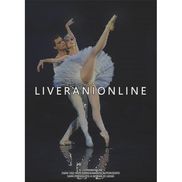 (130815) -- TAIPEI, Aug. 15, 2013 () -- Performers from Chamber Ballet Taipei rehearse Swan Lake in Taipei, southeast China\'s Taiwan, Aug. 15, 2013. An adapted version of Swan Lake by Chamber Ballet Taipei will be shown here for three consecutive days from Aug. 16. (/Tao Ming) (yxb) ©PHOTOSHOT/AGENZIA ALDO LIVERANI SAS - ITALY ONLY - EDITORIAL USE ONLY - Ballerini classici durante l\'esecuzione del lago dei cigni a Taipei, della Cina sud-orientale di Taiwan, 15 Agosto 2013.