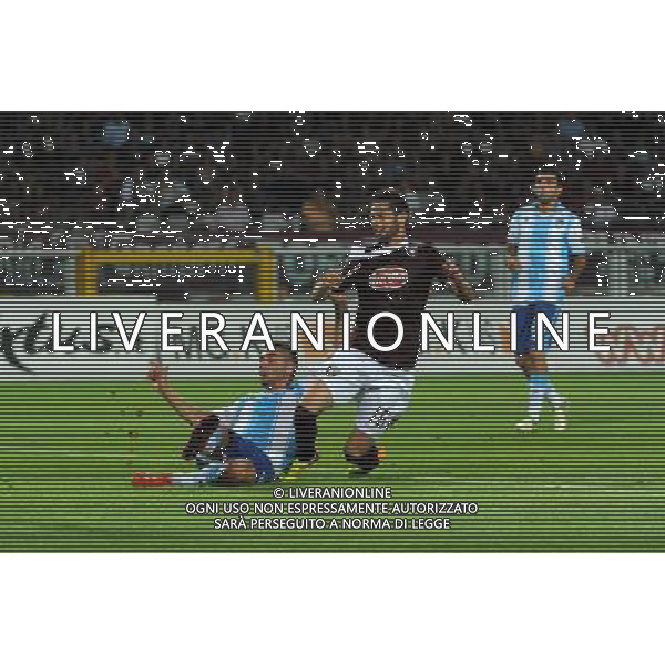 Torino 17-08-2013 TIM Cup - Coppa Italia terzo turno eliminatorio Torino - Pescara nella foto sullo 0 a 0 Larrondo anticipa in area un difensore del Pescara ma la sua conclusione esce sul fondo foto Roberto Garavaglia - ag. Aldo Liverani sas