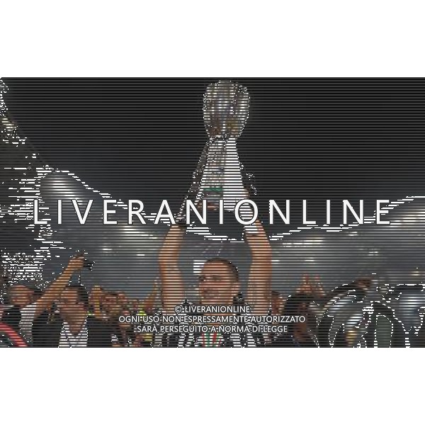 Supercoppa TIM 2013 Torino - 18.08.2013 Juventus-Lazio Nella Foto:bonucci con la coppa /Ph.Vitez-Ag. Aldo Liverani
