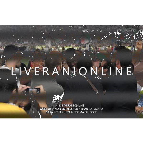 Supercoppa TIM 2013 Torino - 18.08.2013 Juventus-Lazio Nella Foto:pogba in mezzo ai tifosi /Ph.Vitez-Ag. Aldo Liverani