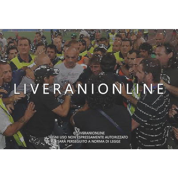 Supercoppa TIM 2013 Torino - 18.08.2013 Juventus-Lazio Nella Foto:conte in mezzo ai tifosi /Ph.Vitez-Ag. Aldo Liverani