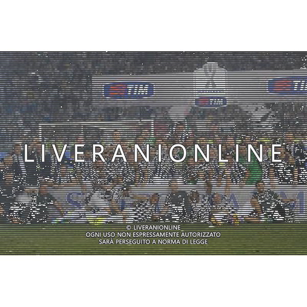 Roma - 18/08/2013 - Stadio Olimpico - Supercoppa TIM 2013-2014 - Juventus vs SS Lazio - nella foto: Festeggiamenti Juventus con la Supercoppa /Ph. Fabrizio Corradetti - Ag. Aldo Liverani sas