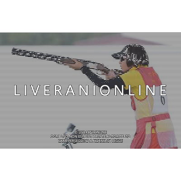 (130818) -- NANJING , Aug. 18, 2013 () -- China\'s Che Yufei competes during the women\'s skeet final of shooting event at 2013 Asian Youth Games in Nanjing, capital of east China\'s Jiangsu Province, on Aug. 18, 2013. Che Yufei won the gold medal. (/Zhao Peng) ©PHOTOSHOT/AGENZIA ALDO LIVERANI SAS - ITALY ONLY - Giochi della Gioventu\' 2013 asiatici a Nanjing capitale della Cina orientale nella provincia del Jiangsu, agosto 2013.