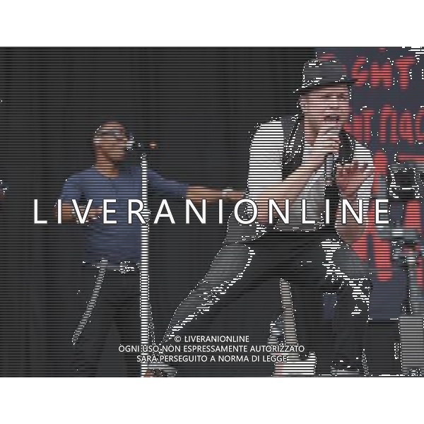  Olly Murs performing live at V Festival, Hylands Park, Chelmsford, on Sunday August 18, 2013. ©photoshot/AGENZIA ALDO LIVERANI SAS - ITALY ONLY - EDITORIAL USE ONLY