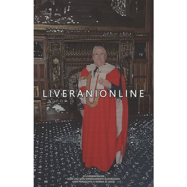 BARON MAGINNIS OF DRUMGLASS of Carnteel in the County of Tyrone (Kenneth Wiggins Maginnis) Life Peer Former Ulster Unionist MP In ceremonial robes for his Introduction in the House of Lords COMPULSORY CREDIT: UPPA/Photoshot Photo UGL 018743/C-08 24.10.2001 ©PHOTOSHOT/AGENZIA ALDO LIVERANI SAS - ITALY ONLY - EDITORIAL USE ONLY