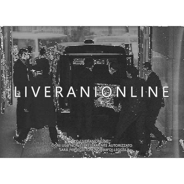 Giangiacomo Feltrinelli mor“ mentre si trovava su un traliccio dellÕENEL per provocare un black-out a Milano. Feltrinelli era un militante del PCI, appartenente a una ricchissima famiglia della borghesia milanese e fondatore di una casa editrice popolare che diffondeva le idee di Marx e Che Guevara ARCHIVIO GIOVANNI LIVERANI -AG ALDO LIVERANI SAS