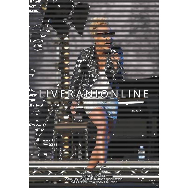  Emeli Sande performing live at V Festival, Hylands Park, Chelmsford, on Sunday August 18, 2013. ©PHOTOSHOT/AGENZIA ALDO LIVERANI SAS - ITALY ONLY - EDITORIAL USE ONLY