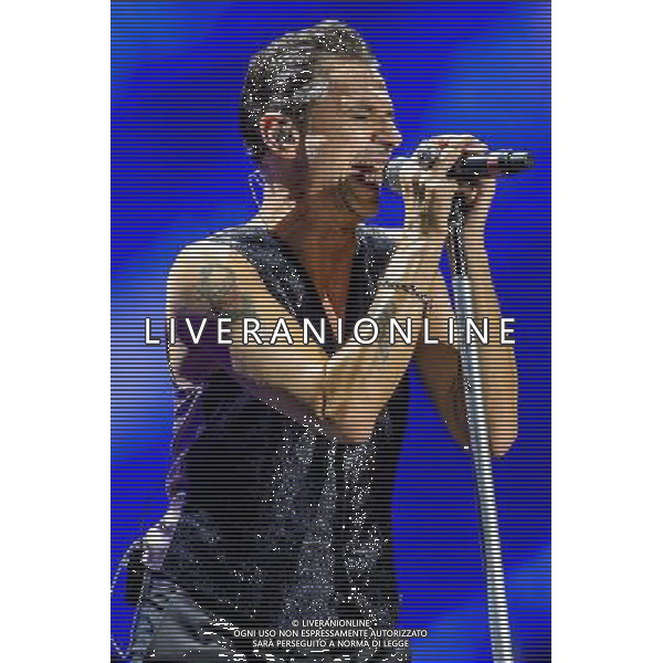 CLARKSTON, MI - AUGUST 22: Depeche Mode performs at DTE Energy Music Theatre on August 22, 2013 in Clarkston, Michigan. Credit: Schwegler/RTN/MediaPunch Inc. KONCERT FOT. MEDIAPUNCH/NEWSPIX.PL POLAND, US, FRANCE AND GERMANY OUT !!! --- Newspix.pl AG ALDO LIVERANI SAS ONLY ITALY AG ALDO LIVERANI SAS ONLY ITALY *** Local Caption *** www.newspix.pl mail us: info@newspix.pl call us: 0048 022 23 22 222 --- Polish Picture Agency by Ringier Axel Springer Poland